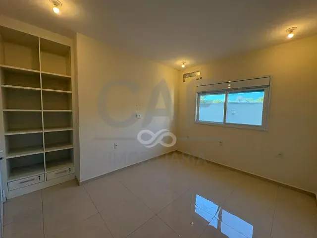 Casa 3 quartos e 4 banheiros, à venda ou para alugar, no bairro Flor d"Aldeia em Holambra