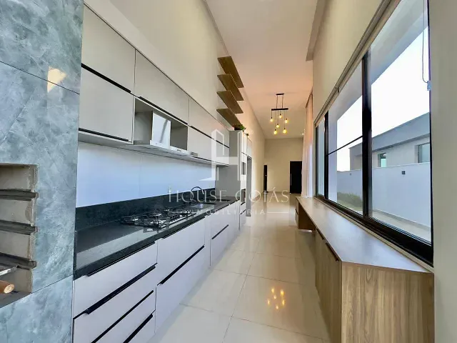Casa com 360m² 3 quartos e 4 banheiros, à venda, no bairro Terras Alpha Residencial 1 em Senador Canedo