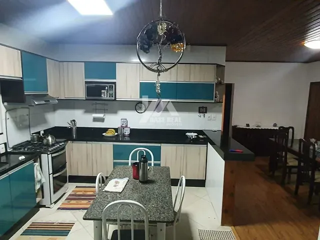 Casa 3 quartos e 2 banheiros, à venda, no bairro Nova Rússia em Ponta Grossa