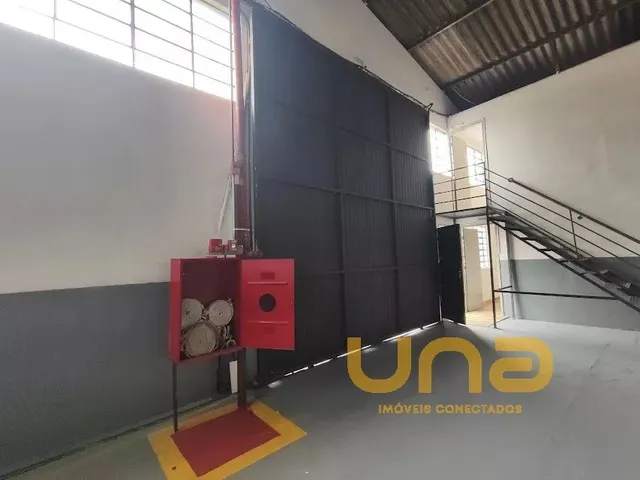 Casa 3 quartos e 1 banheiro, para alugar, no bairro CAPAO RASO em Curitiba