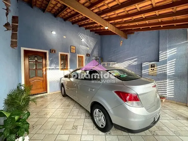 Casa com 145m² 4 quartos e 4 banheiros, à venda, no bairro Parque Santo Antônio em Jacareí