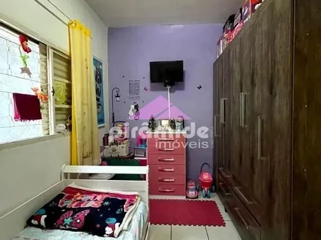 Casa com 145m² 4 quartos e 4 banheiros, à venda, no bairro Parque Santo Antônio em Jacareí