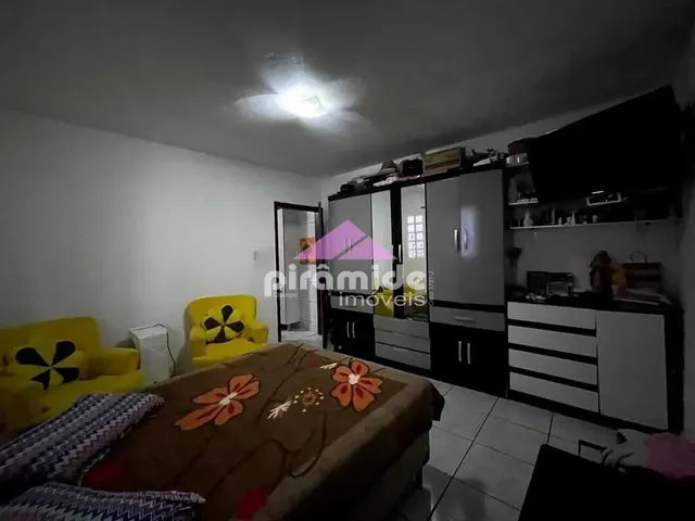 Casa com 145m² 4 quartos e 4 banheiros, à venda, no bairro Parque Santo Antônio em Jacareí