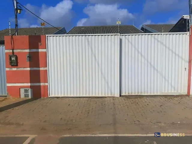 Casa com 140m² 2 quartos e 3 banheiros, à venda, no bairro Parque Aurora em Campos dos Goytacazes