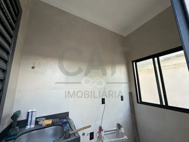 Casa 3 quartos e 4 banheiros, para alugar, no bairro Vargeão em Jaguariúna