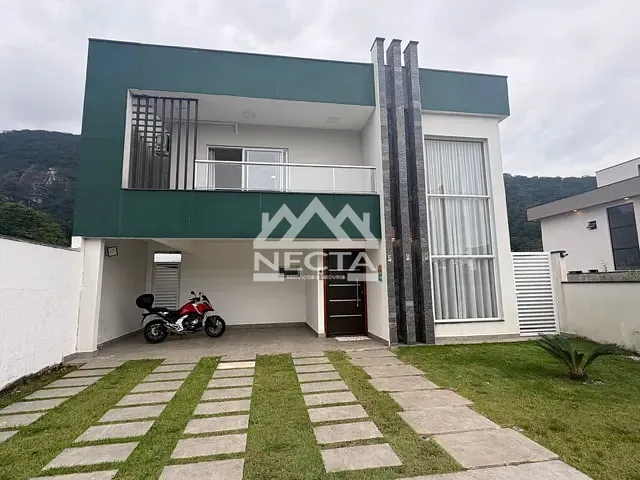 Casa com 384m² 4 quartos e 4 banheiros, à venda, no bairro Verde Mar II em Caraguatatuba