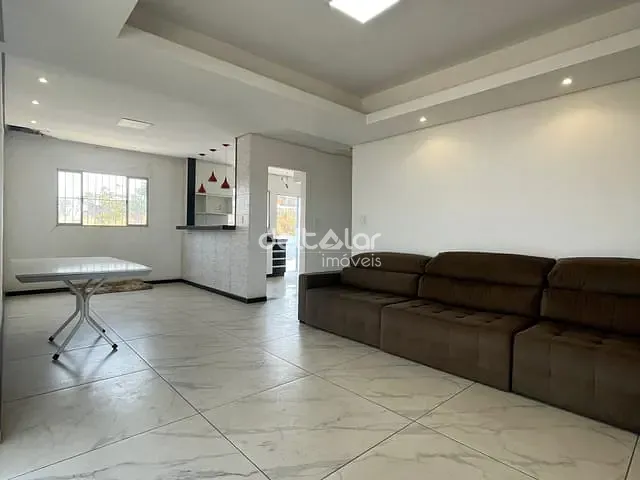 Casa com 150m² 3 quartos e 2 banheiros, para alugar, no bairro Jaqueline em Belo Horizonte