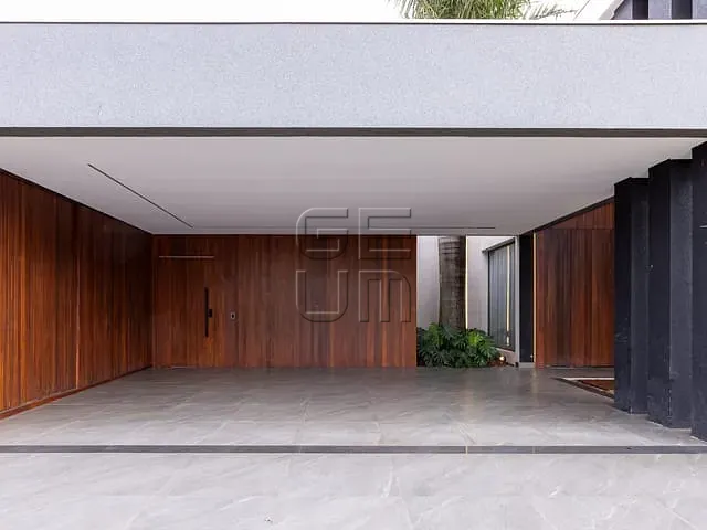Casa com 780m² 3 quartos e 5 banheiros, à venda, no bairro Jardim Tarobá em Cambé