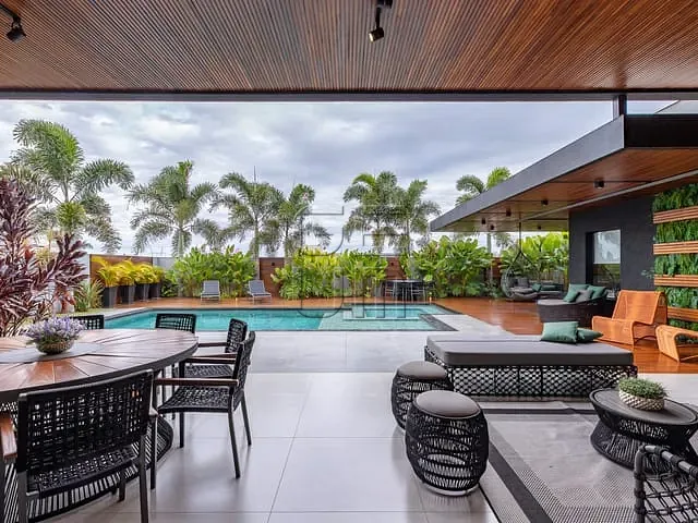 Casa com 780m² 3 quartos e 5 banheiros, à venda, no bairro Jardim Tarobá em Cambé