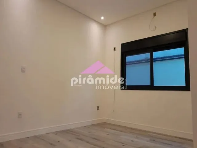 Casa com 300m² 3 quartos e 3 banheiros, à venda, no bairro Condomínio Terras do Vale em Caçapava