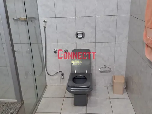 Casa com 550m² 4 quartos e 2 banheiros, à venda, no bairro Parque dos Bandeirantes em Ribeirão Preto