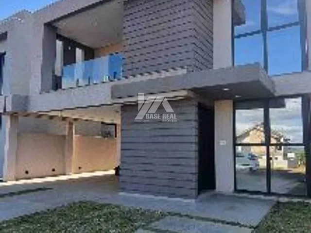 Casa 3 quartos e 4 banheiros, à venda, no bairro Jardim Carvalho em Ponta Grossa