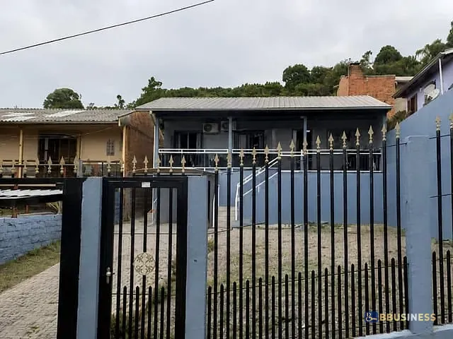 Casa 3 quartos e 3 banheiros, à venda, no bairro Desvio Rizzo em Caxias do Sul