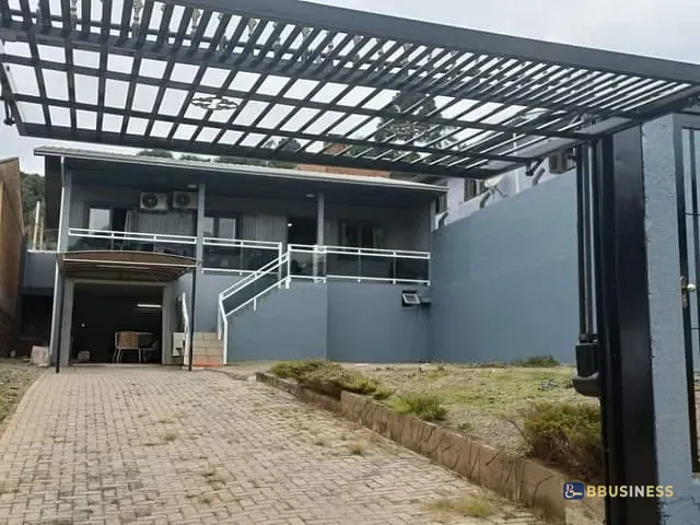 Casa 3 quartos e 3 banheiros, à venda, no bairro Desvio Rizzo em Caxias do Sul