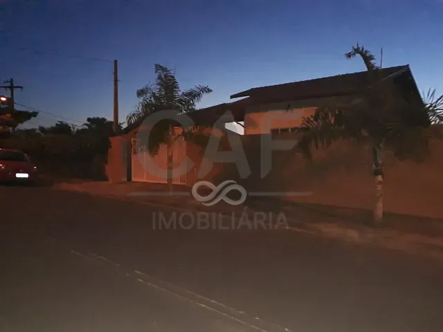 Casa com 393m² 4 quartos e 4 banheiros, à venda, no bairro Parque Florianópolis em Jaguariúna
