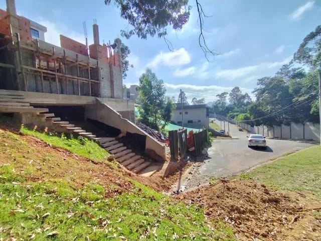 Casa com 39743m² 4 quartos e 4 banheiros, à venda, no bairro Sítio do Morro em Santana de Parnaíba