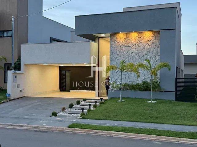 Casa 3 quartos e 5 banheiros, à venda, no bairro Jardins Porto em Senador Canedo