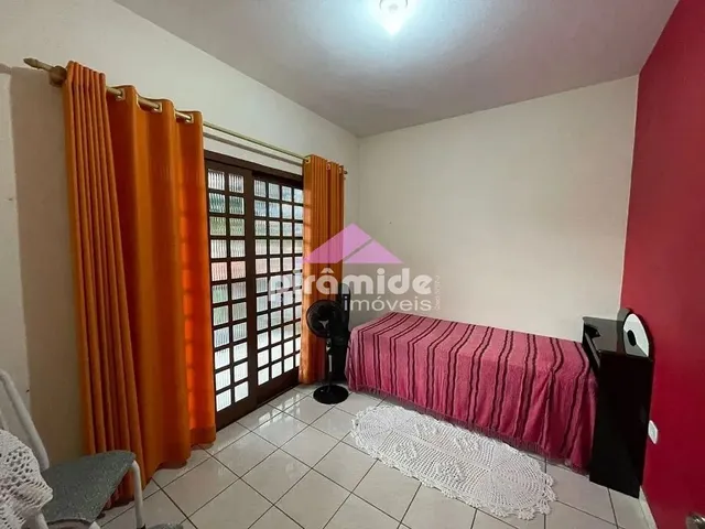 Casa com 300m² 3 quartos e 2 banheiros, à venda, no bairro Parque Novo Horizonte em São José Dos Campos