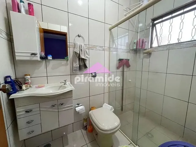 Casa com 300m² 3 quartos e 2 banheiros, à venda, no bairro Parque Novo Horizonte em São José Dos Campos