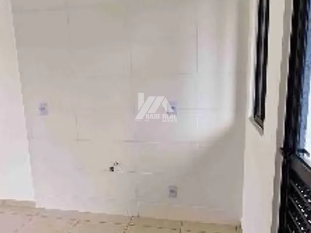 Casa 3 quartos e 1 banheiro, à venda, no bairro Jardim Carvalho em Ponta Grossa