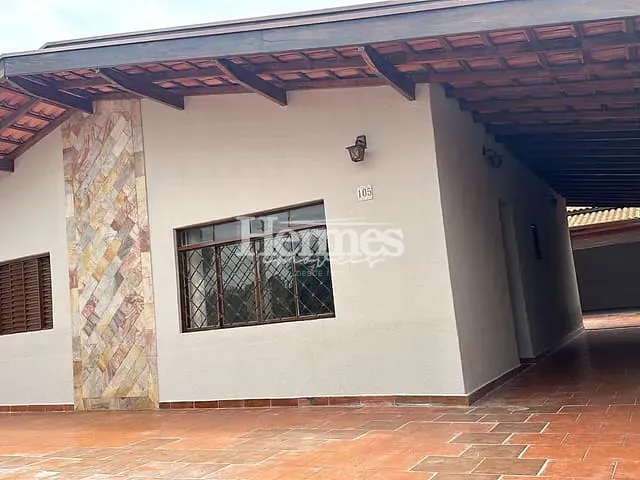 Casa com 250m² 3 quartos e 2 banheiros, para alugar, no bairro Santa Terezinha em Paulínia