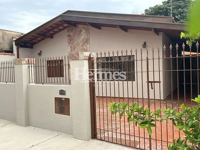 Casa com 250m² 3 quartos e 2 banheiros, para alugar, no bairro Santa Terezinha em Paulínia