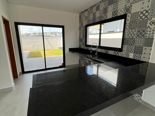 Casa com 300m² 3 quartos e 2 banheiros, à venda, no bairro Bairro do Grama em Caçapava