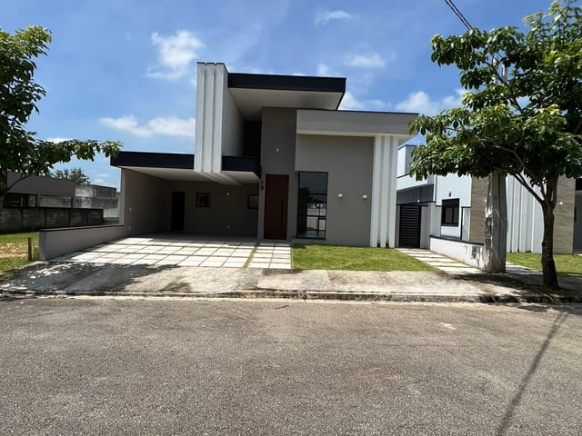 Casa com 300m² 3 quartos e 2 banheiros, à venda, no bairro Bairro do Grama em Caçapava