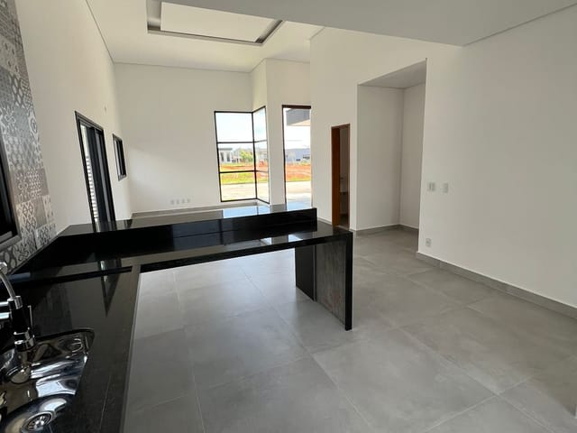 Casa com 300m² 3 quartos e 2 banheiros, à venda, no bairro Bairro do Grama em Caçapava