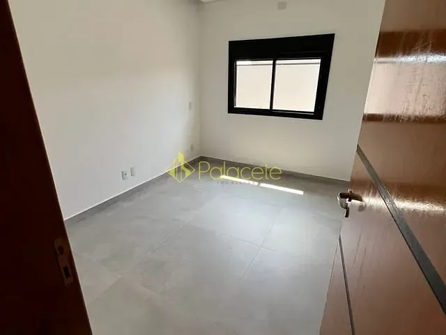 Casa com 300m² 3 quartos e 2 banheiros, à venda, no bairro Bairro do Grama em Caçapava