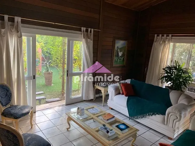 Casa com 855m² 4 quartos e 4 banheiros, à venda, no bairro Estrada Nova Taubaté em Tremembé
