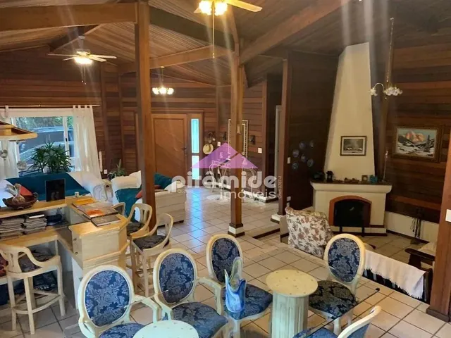 Casa com 855m² 4 quartos e 4 banheiros, à venda, no bairro Estrada Nova Taubaté em Tremembé