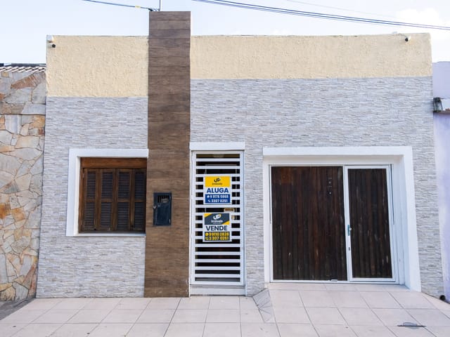 Casa com 101m² 2 quartos e 2 banheiros, à venda, no bairro Centro em Pelotas