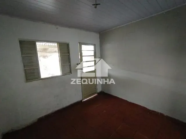 Casa com 80m² 2 quartos e 1 banheiro, para alugar, no bairro Quitauna em Osasco