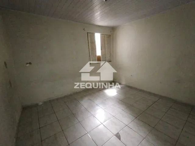 Casa com 80m² 2 quartos e 1 banheiro, para alugar, no bairro Quitauna em Osasco