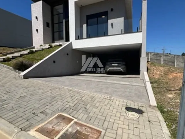 Casa 3 quartos e 4 banheiros, à venda, no bairro Orfãs em Ponta Grossa