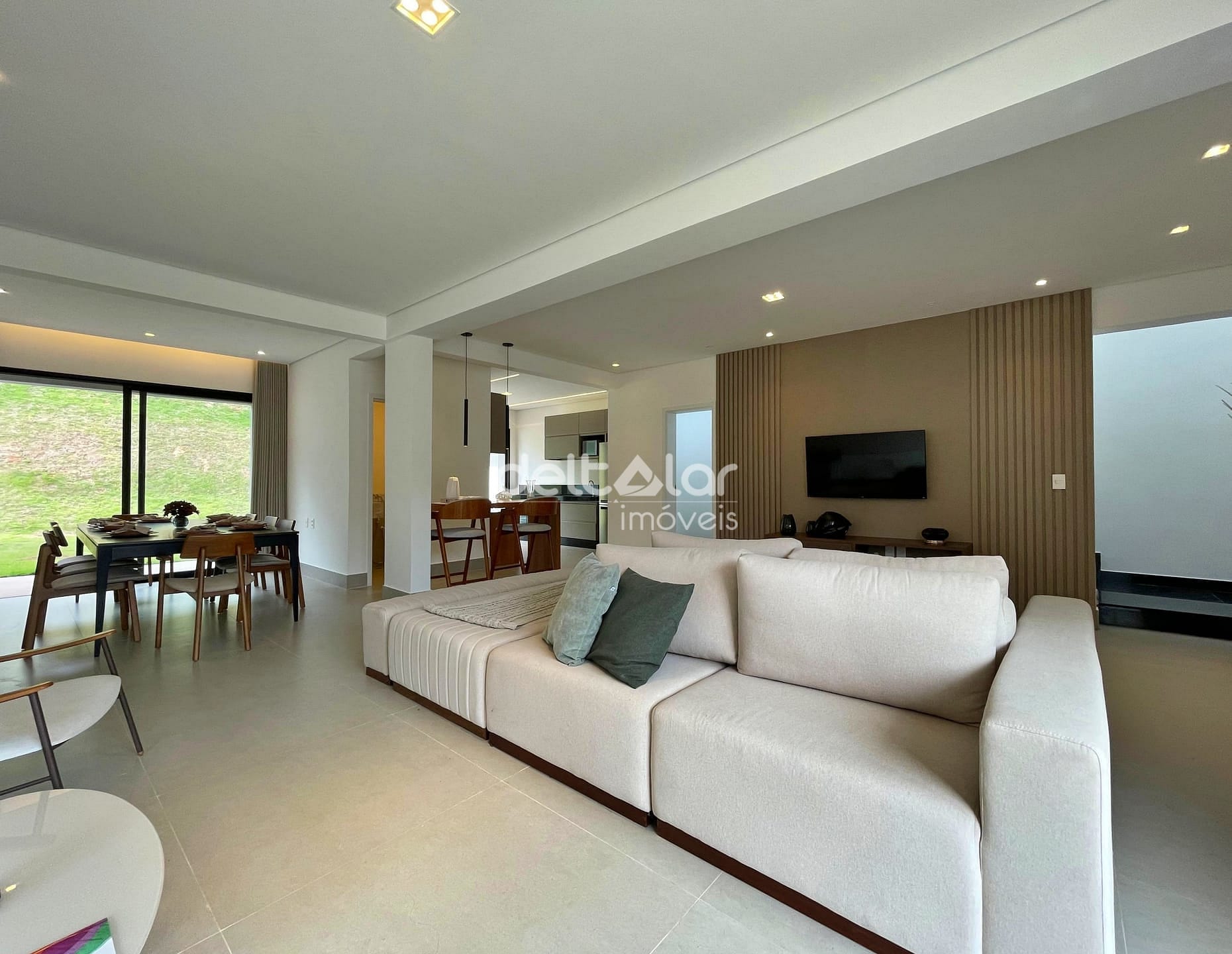 Casa para alugar com 3 quartos, 209m² - Foto 2