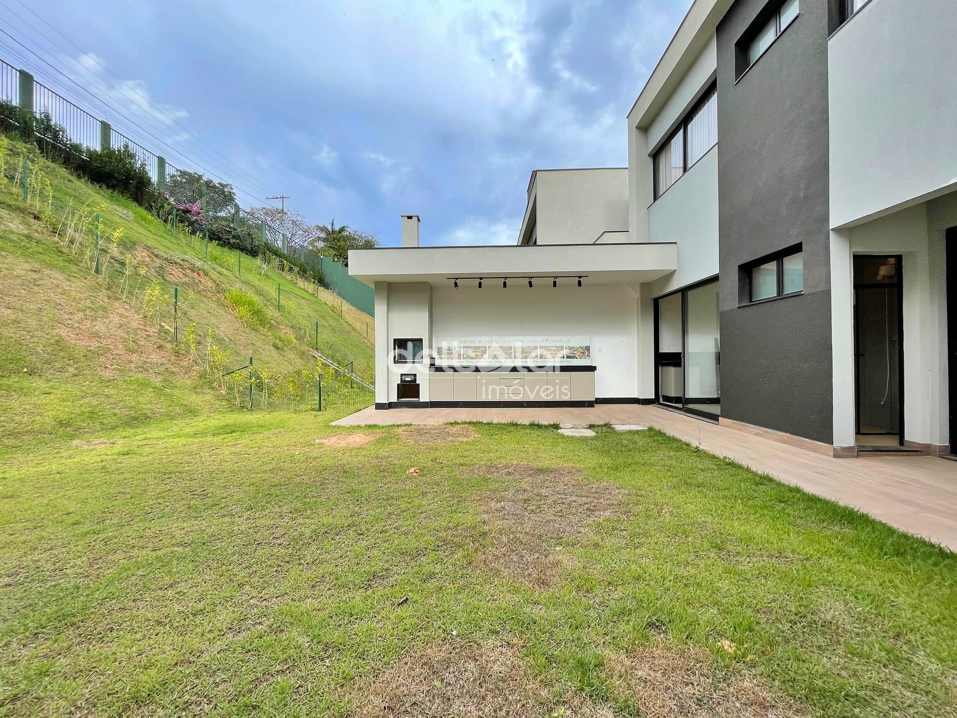 Casa para alugar com 3 quartos, 209m² - Foto 23