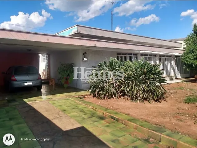 Casa com 880m² 3 quartos e 3 banheiros, à venda, no bairro Centro em Cosmópolis