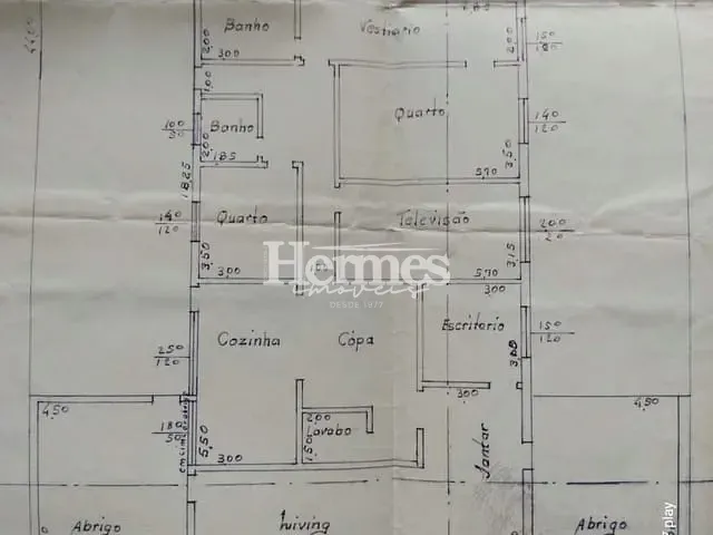 Casa com 880m² 3 quartos e 3 banheiros, à venda, no bairro Centro em Cosmópolis