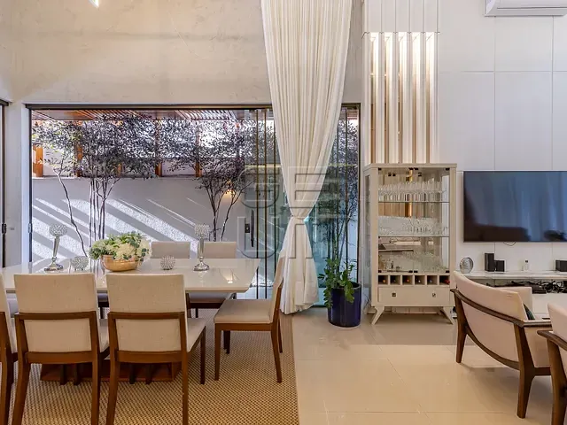 Casa com 300m² 3 quartos e 5 banheiros, à venda, no bairro Esperança em Londrina