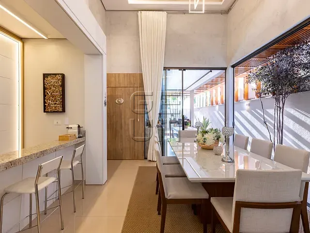 Casa com 300m² 3 quartos e 5 banheiros, à venda, no bairro Esperança em Londrina