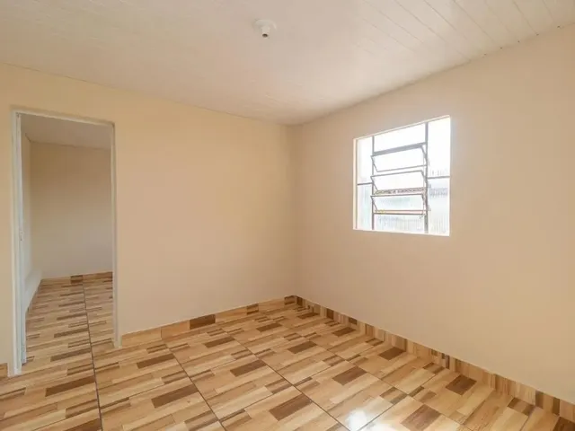 Casa 1 quarto e 1 banheiro, para alugar, no bairro Cidade Industrial em Curitiba