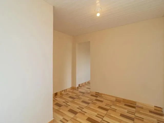 Casa 1 quarto e 1 banheiro, para alugar, no bairro Cidade Industrial em Curitiba