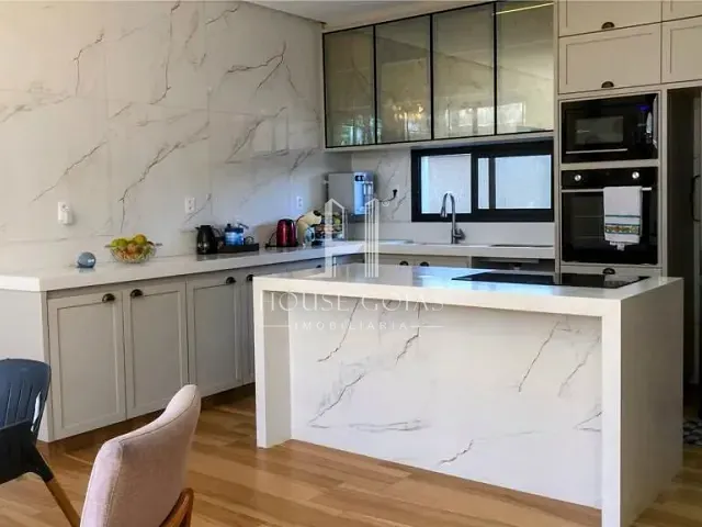 Casa 3 quartos e 3 banheiros, à venda, no bairro Jardins Porto em Senador Canedo