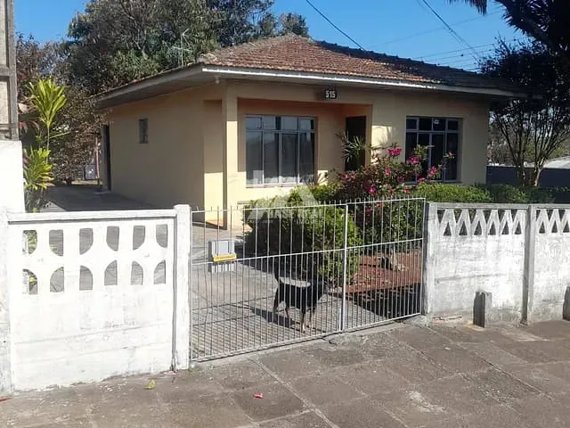 Casa com 308m² 3 quartos e 1 banheiro, à venda, no bairro Uvaranas em Ponta Grossa