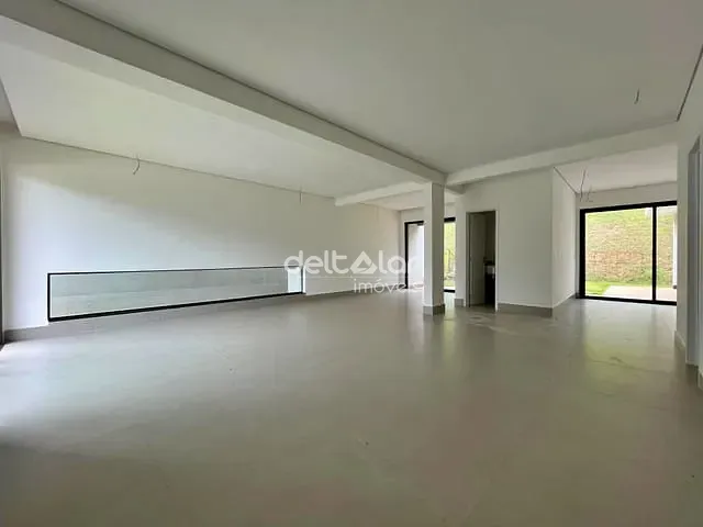 Casa com 371m² 3 quartos e 2 banheiros, à venda, no bairro Garças em Belo Horizonte