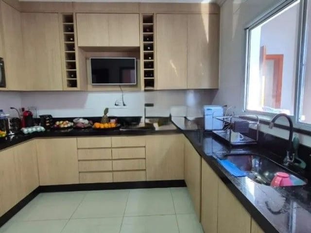 Casa com 360m² 4 quartos e 2 banheiros, à venda, no bairro Urbanova em São José dos Campos