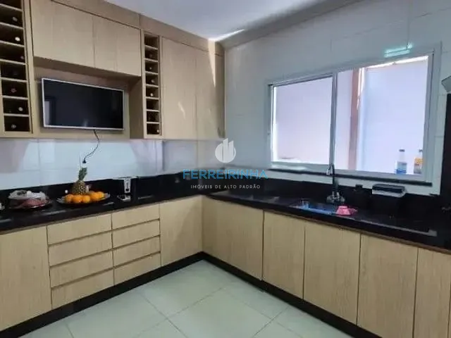 Casa com 360m² 4 quartos e 2 banheiros, à venda, no bairro Urbanova em São José dos Campos