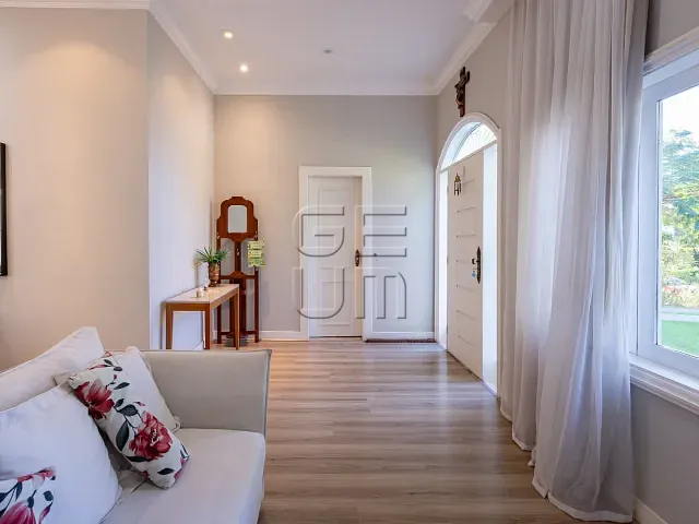 Casa com 330m² 3 quartos e 4 banheiros, à venda, no bairro Esperança em Londrina